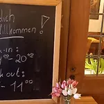 Konukevi Hotel-gasthof Goldener Greifen 3*