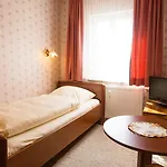 Konukevi Hotel-gasthof Goldener Greifen