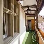 Konukevi Hotel-gasthof Goldener Greifen Rothenburg ob der Tauber