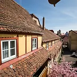 Konukevi Hotel-gasthof Goldener Greifen 3*
