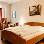 בית הארחה Hotel-gasthof Goldener Greifen 3*