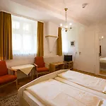 Hotel-gasthof Goldener Greifen בית הארחה