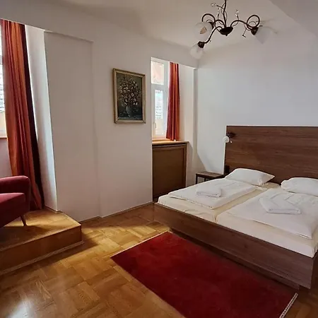 Hotel-gasthof Goldener Greifen Guest house Rothenburg ob der Tauber